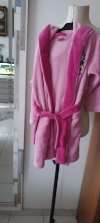 Très beau peignoir tout doux fille T 110/116cm