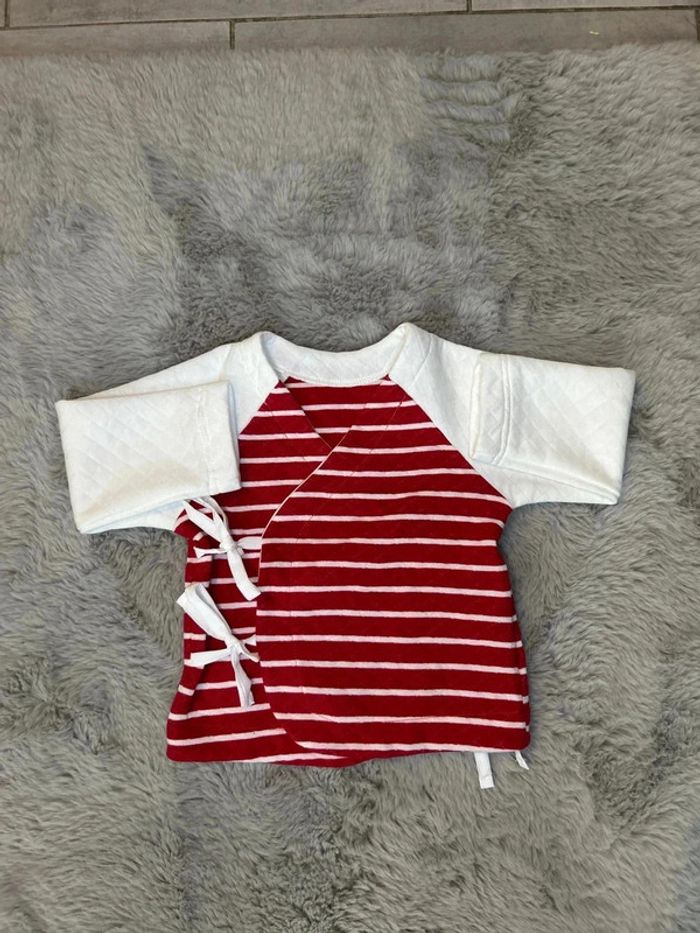 Gilet à lacer rouge et blanc