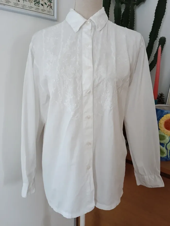 Chemise vintage blanche manches longues 
Brodée - photo numéro 3