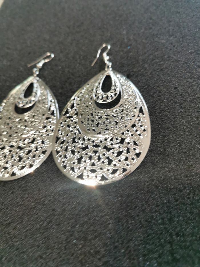 Boucles d'oreilles style bohème argenté - photo numéro 2