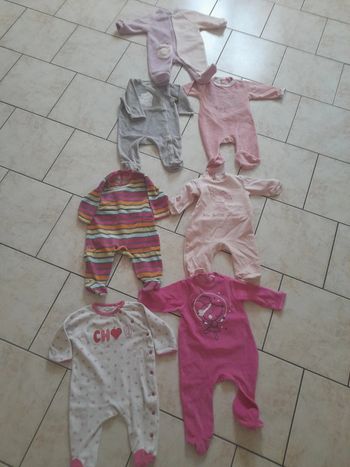 7 pyjamas 6 mois