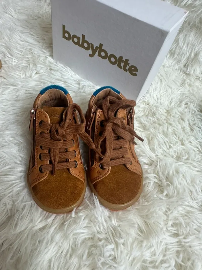 Paire de chaussures Babybotte taille 19 - photo numéro 3