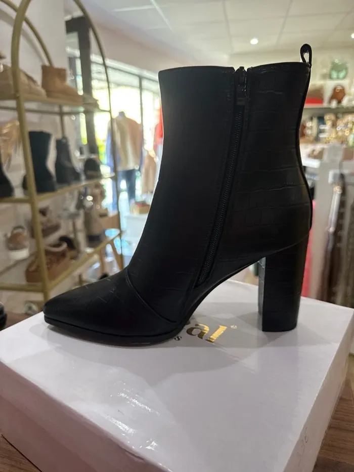 Bottines noir effet croco - photo numéro 4