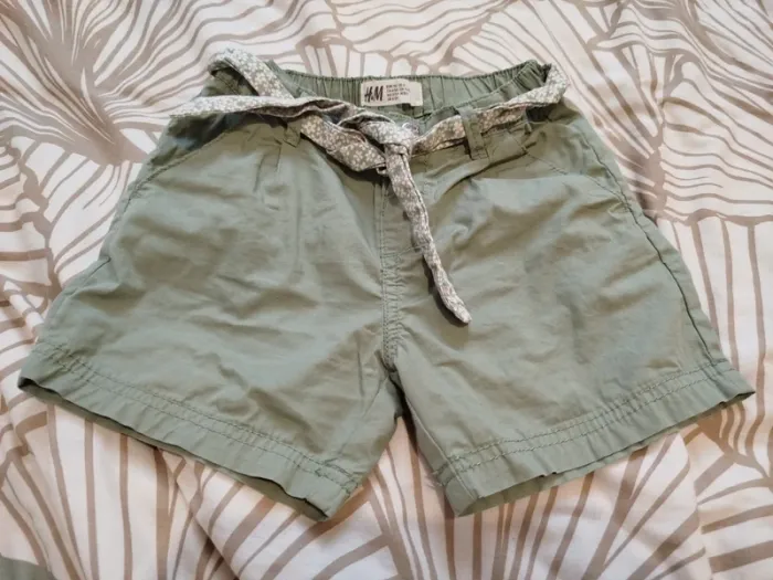 Short fille