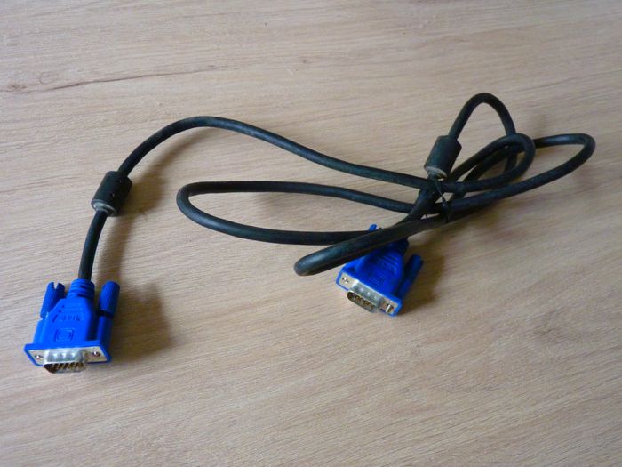 Cordon cable VGA males adaptateur moniteur ecran pc informatique bureau TBE - photo numéro 2