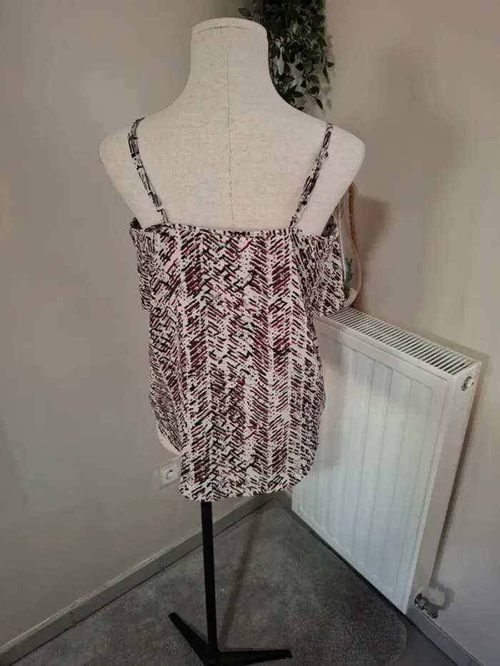 Top a bretelle taille 40 - photo numéro 2