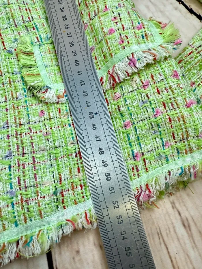 Veste style tailleur en tweed vert acidulé, doublure satinée, coupe courte et élégante XL - photo numéro 8