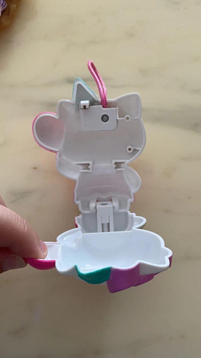 Figurine raiponce et hello kitty - photo numéro 4