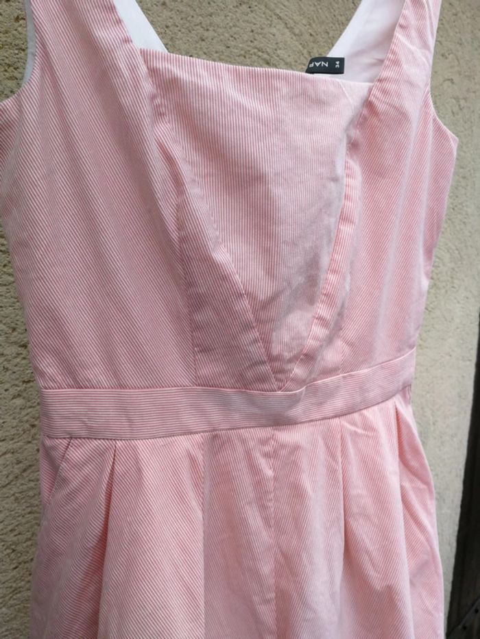 Robe à rayures fines rose et blanc coupe princesse - photo numéro 3