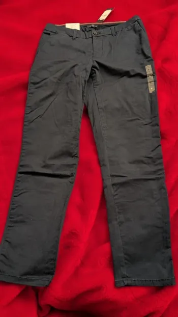 Pantalon slim chino neuf avec étiquette. Tommy Hilfiger