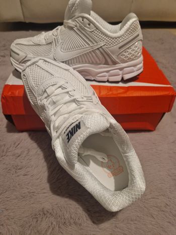 Nike vomero 5