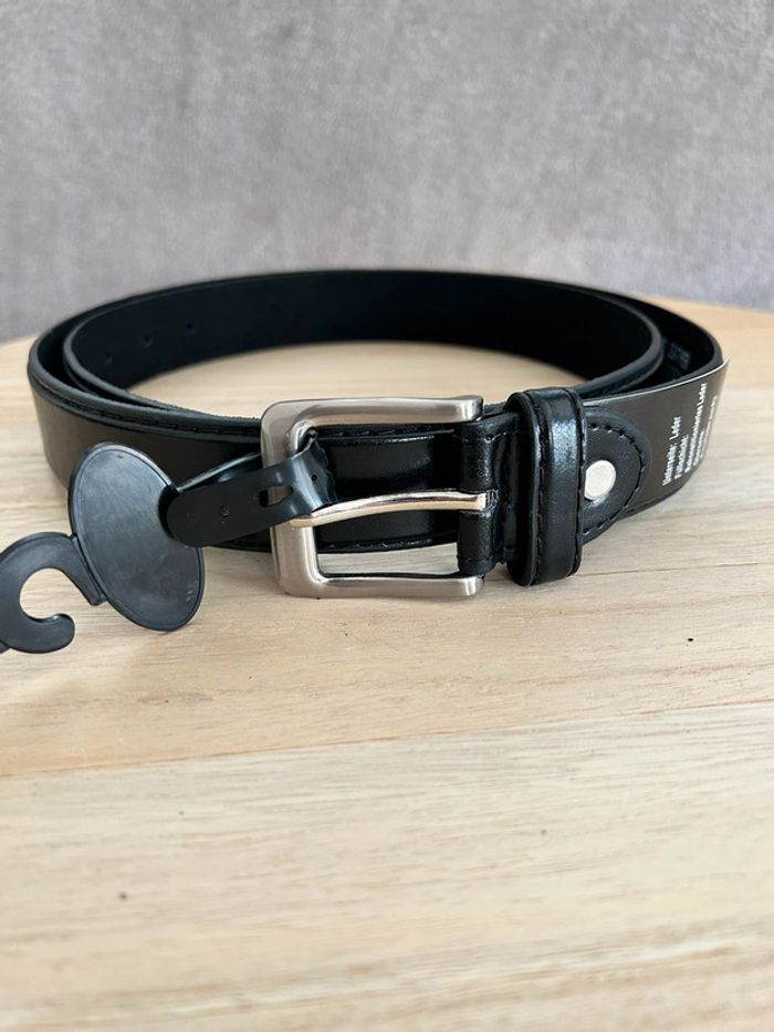 Ceinture en cuir noir taille 115 cm
