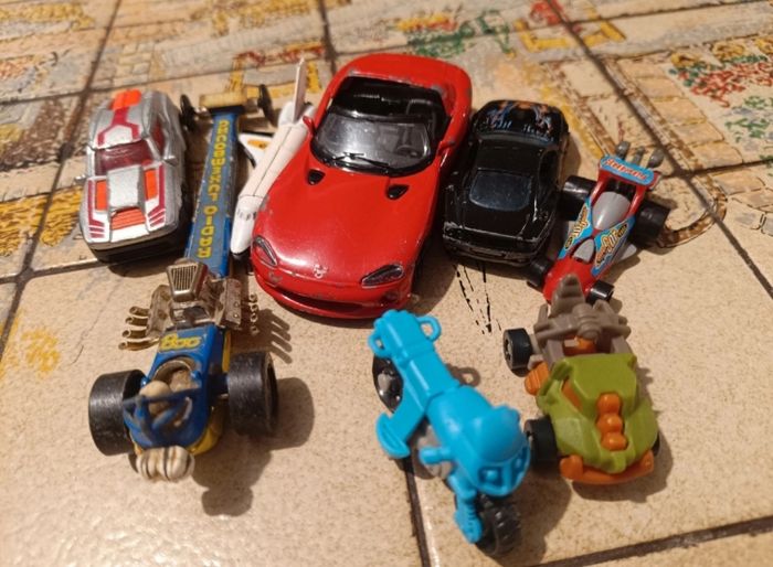 : Lot de 8 Petites Voitures et Véhicules Divers - photo numéro 2