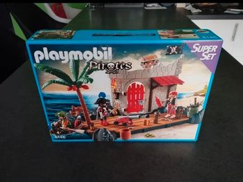 Super set playmobil la forteresse des pirates
