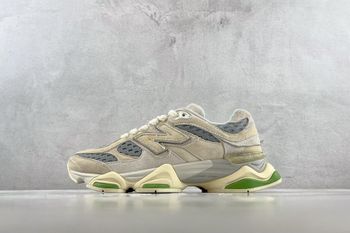 43：En stock : New Balance 9060 (Beige) - Un choix populaire parmi les célébrités et les blogueurs de
