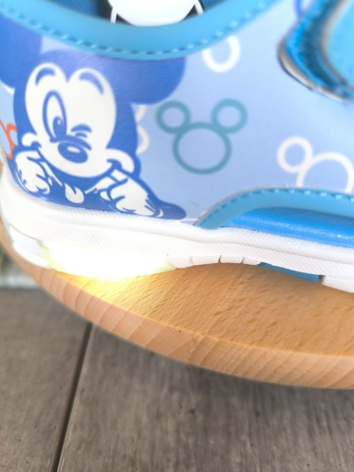 Sandales lumineuse Mickey mouse taille 21 - photo numéro 4