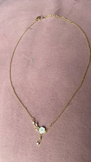 Collier Fleur Élégante