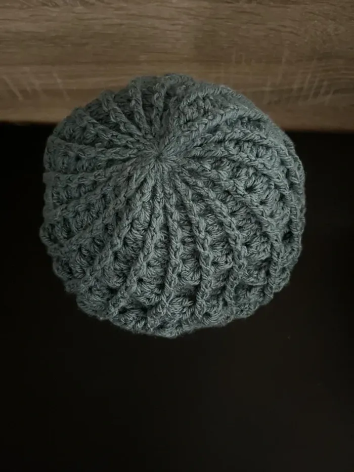 Bonnet Béret bébé en laine crocheté à la main certifié oeko-Tex 6-12 mois, 47 cm Neuf avec étiquette - photo numéro 2