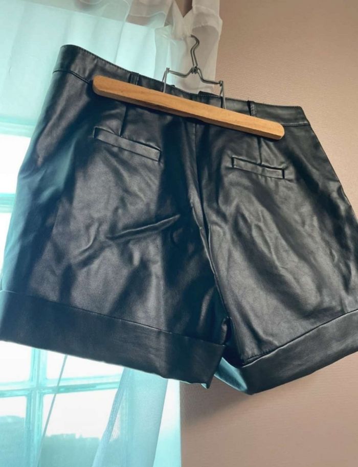 Short en cuir noir - photo numéro 2