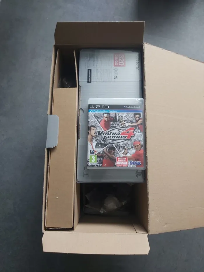 Sony PS3 Slim - photo numéro 3