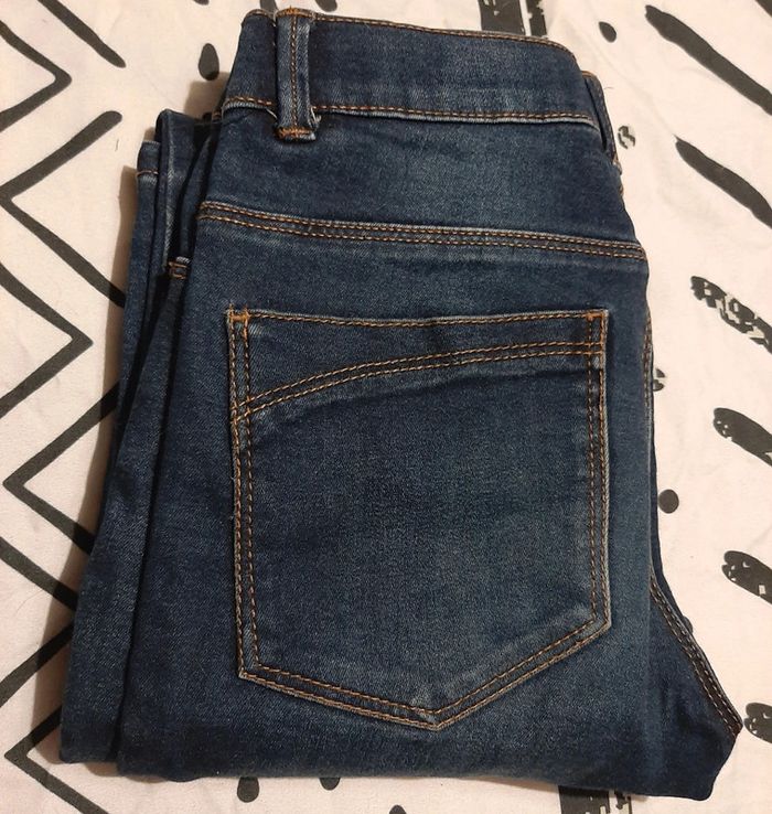 Jean bleu délavé - photo numéro 4