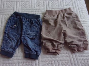 lot de 2 pantalons doublés taille 3 mois