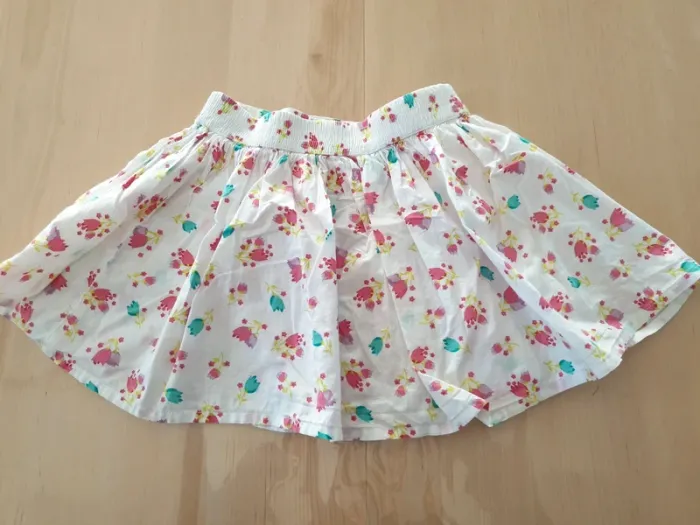 Jupe à fleurs Benetton 4- 5 ans - photo numéro 4