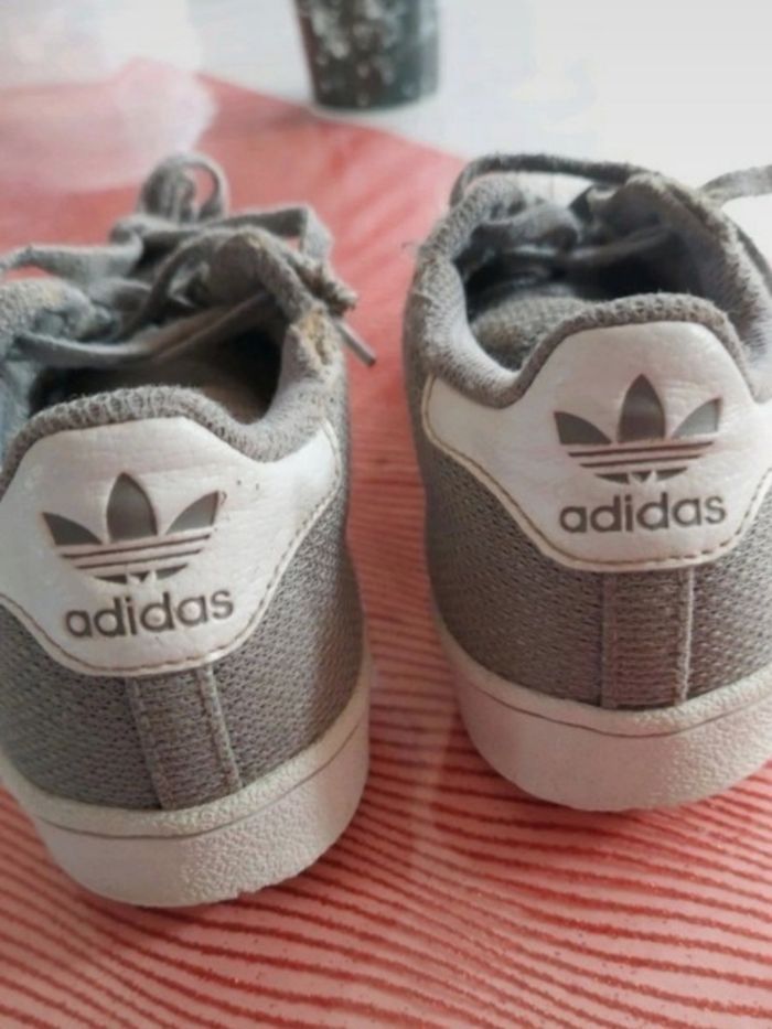 Basket adidas pointure 29 superstar - photo numéro 2