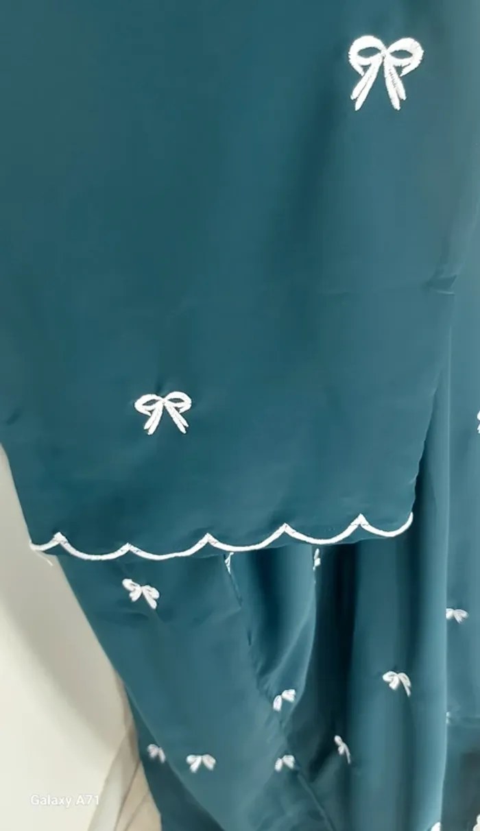 Robe Dubai avec motifs neuve - photo numéro 3