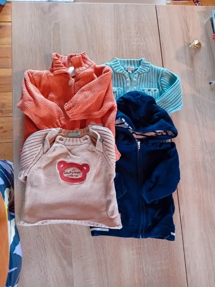 Lot 4 pulls gilets