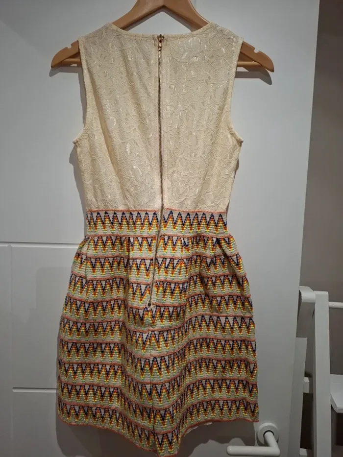 Jolie robe chic et colorée M - Neuve avec étiquette - photo numéro 8