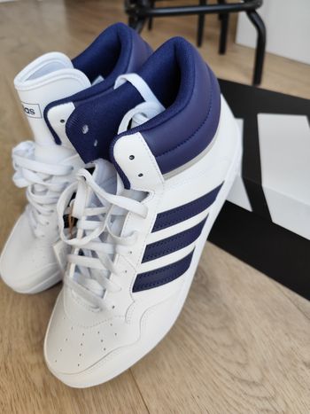Basket Adidas Hoops 4.0 Mid taille Fr 44