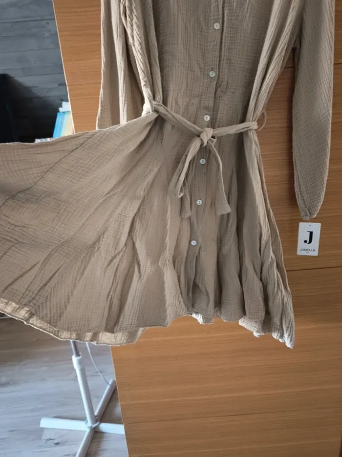 Robe beige - photo numéro 3