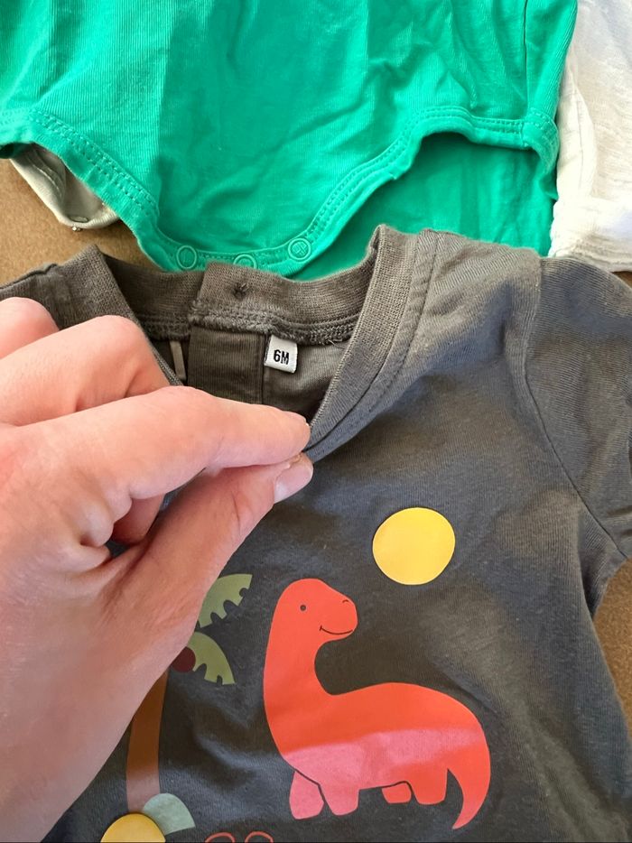 Lot  vêtements bébé 9mois - photo numéro 2