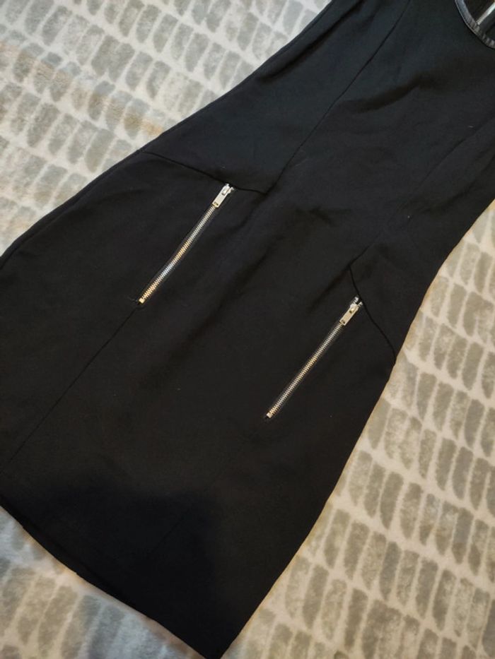 Robe zippé noir moulante Bershka taille S 36 - photo numéro 2