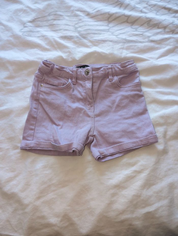 Short mauve