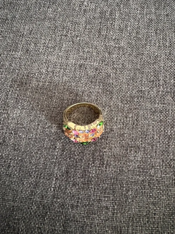 Bague dorée et multicolore - photo numéro 2