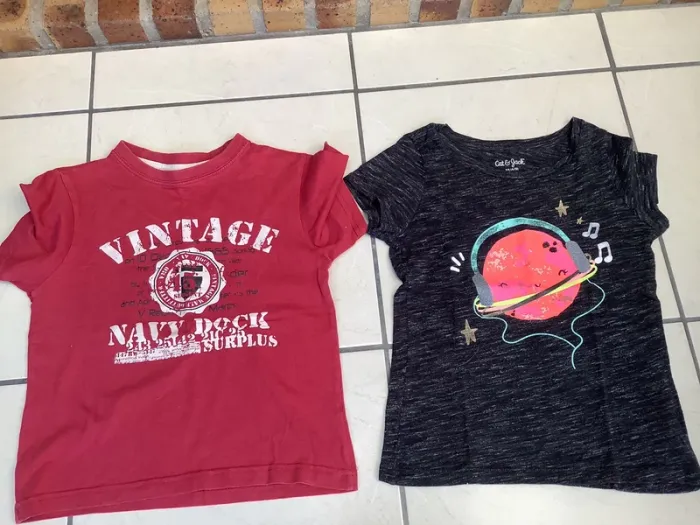 2 tee-shirts