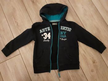 Gilet zippé à capuche