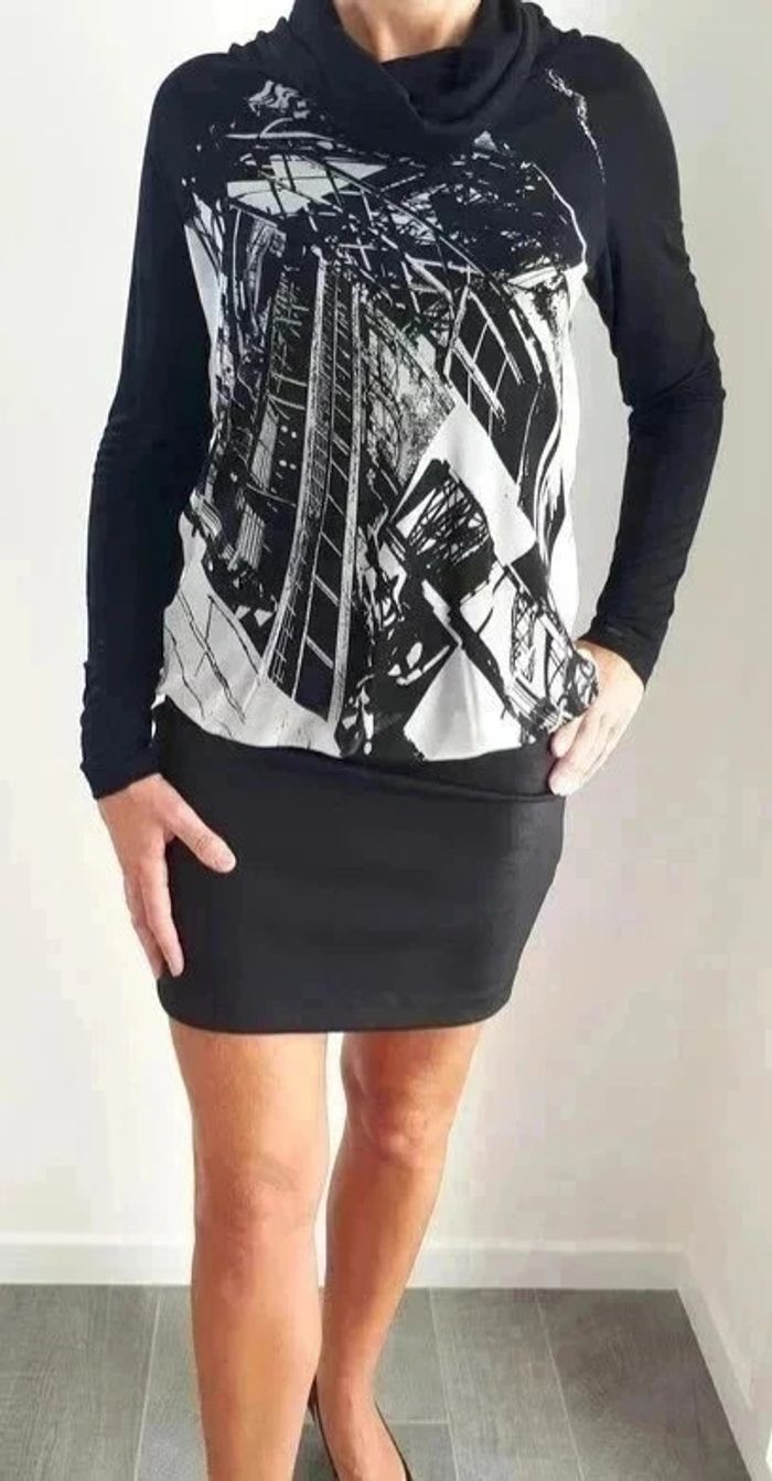 35 € Robe Cop Copine excellent état taille 36