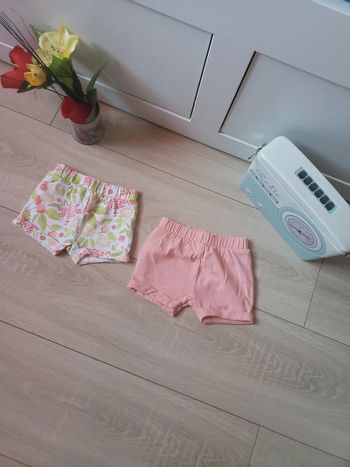 Lot de 2 shorts 🎀 orchestra 6 mois 2€