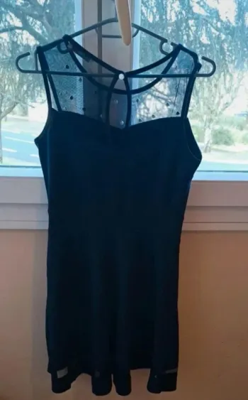 Petite robe bleu marine avec perles – Taille XS