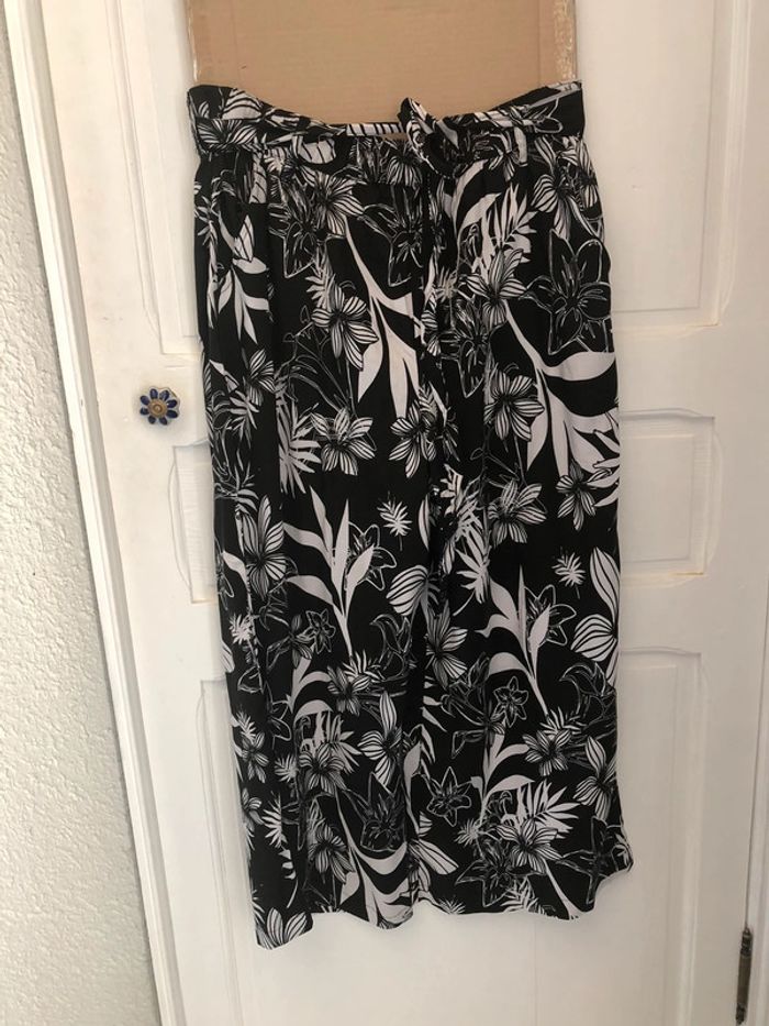 BB- pantalon imprimé noir /blanc 3/4 large « Tissaia » T 40 NEUF - photo numéro 2