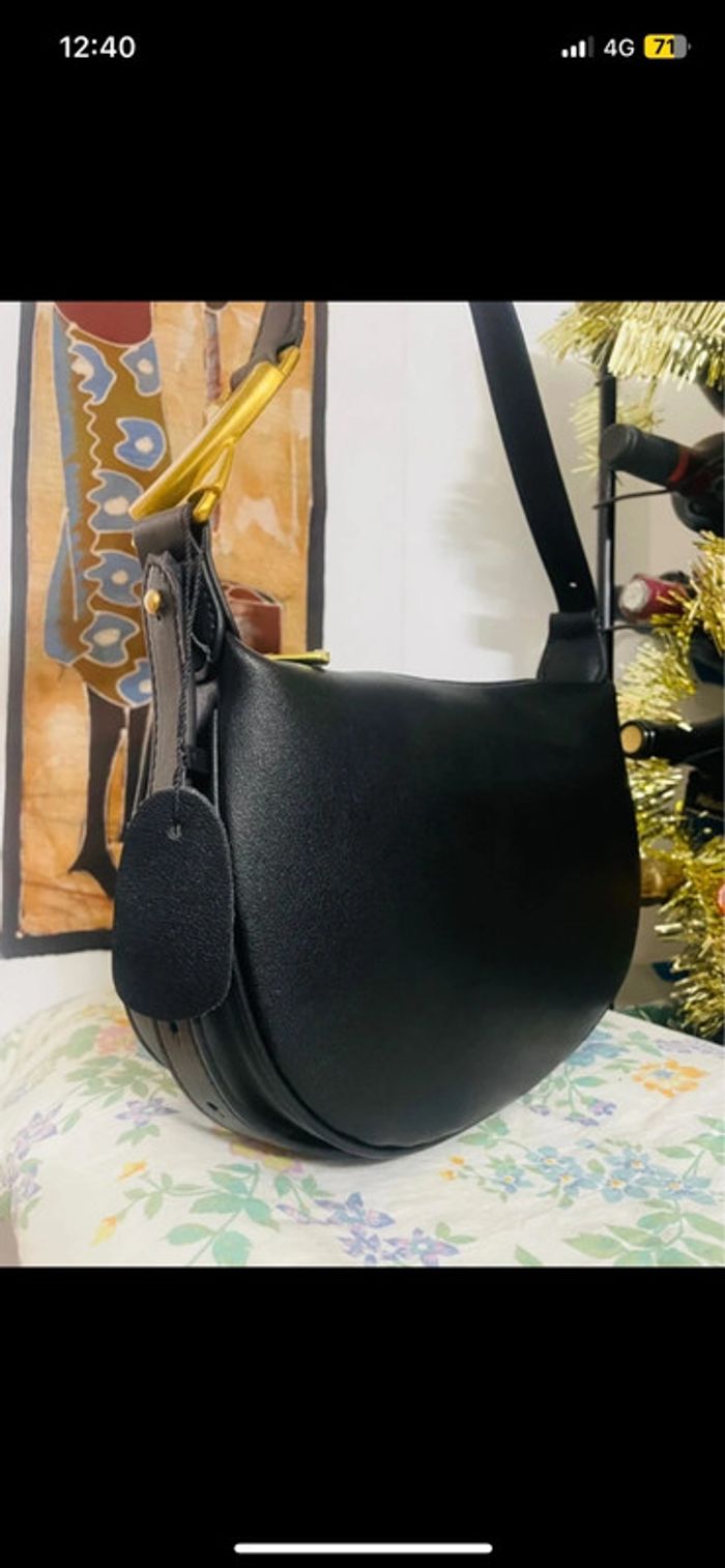 Magnifique sac à main en cuir noir valeur neuf 78 € - photo numéro 7