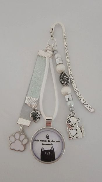 Cadeau belle maman, bijoux de sac ou marque page " belle maman la plus cool du monde"