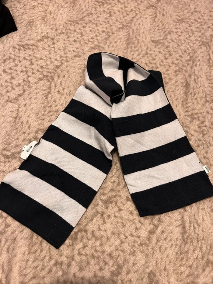 Écharpe Hugo boss enfant taille 1 - photo numéro 2