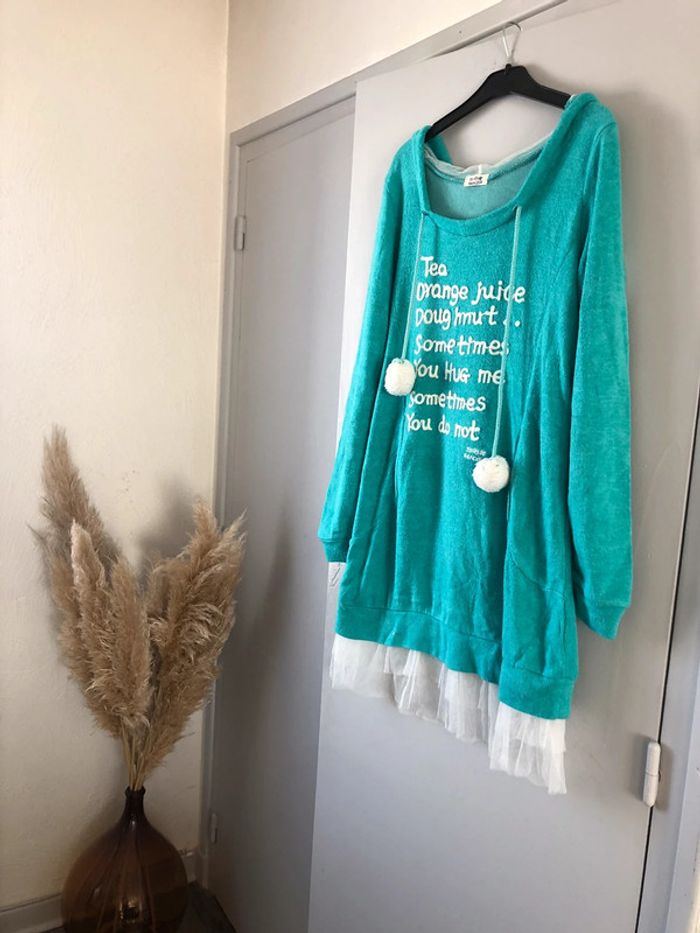 Robe pull Molly Bracken