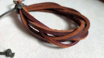Bracelet cuir lanières croisées – Marron brut
