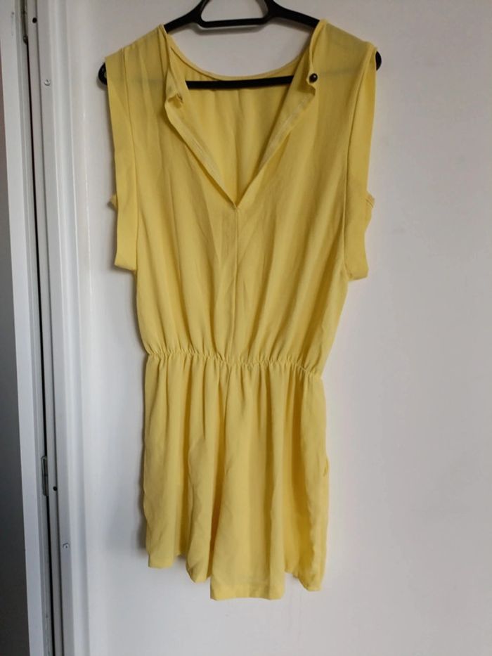 Combishort jaune en viscose Taille S/M  Très bon état - photo numéro 4