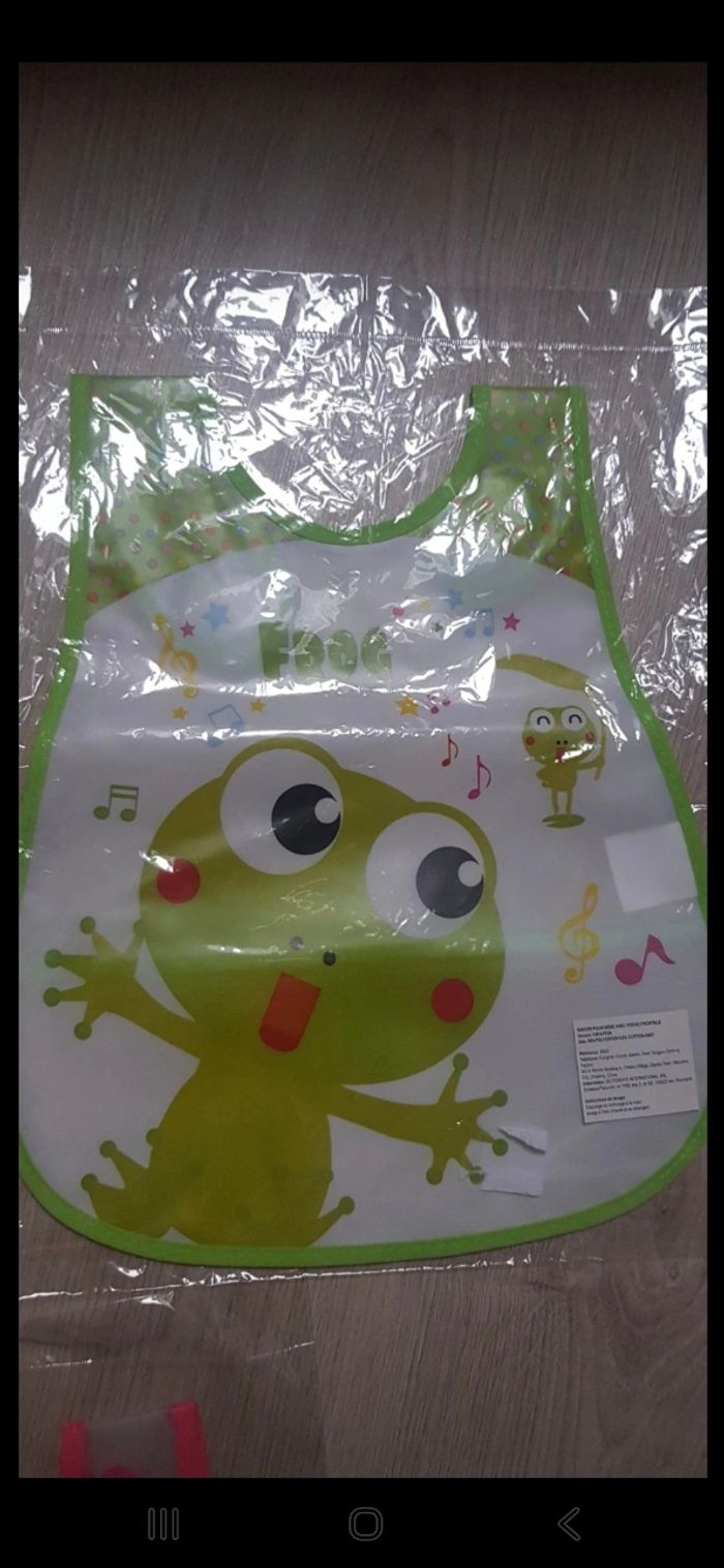 Bavoirs plastifiés - photo numéro 3